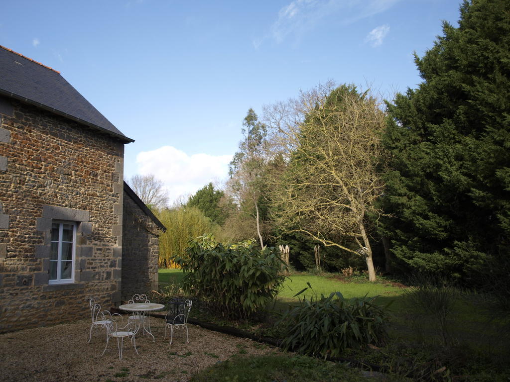 Bed and Breakfast Le Cordon Blanc-Évran Exterior foto
